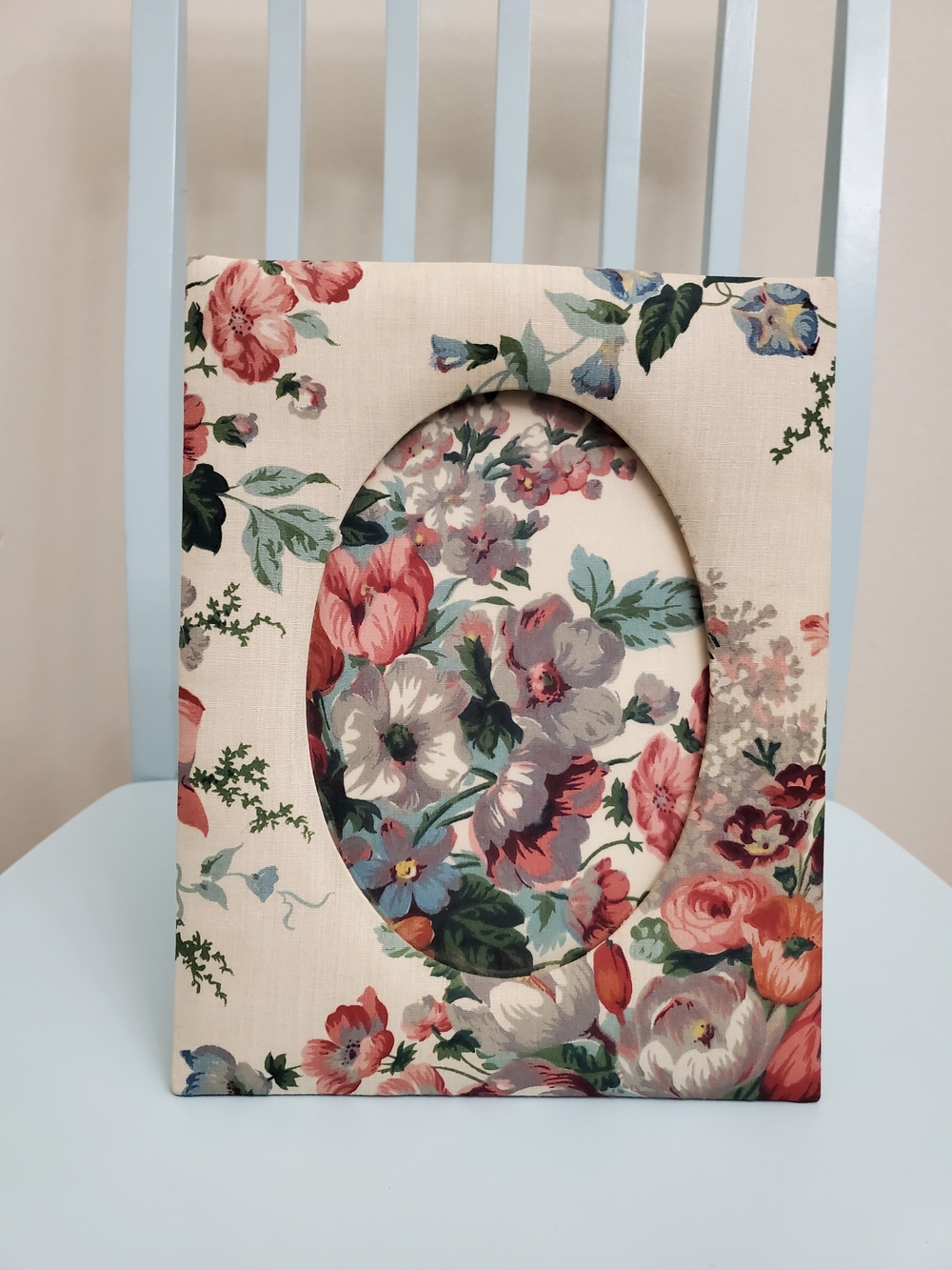 Vintage Floral Fabric Photo Frame in Cream and Pink